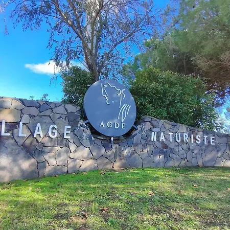 90, Héliopolis Fgh Au Village Naturiste * Agde