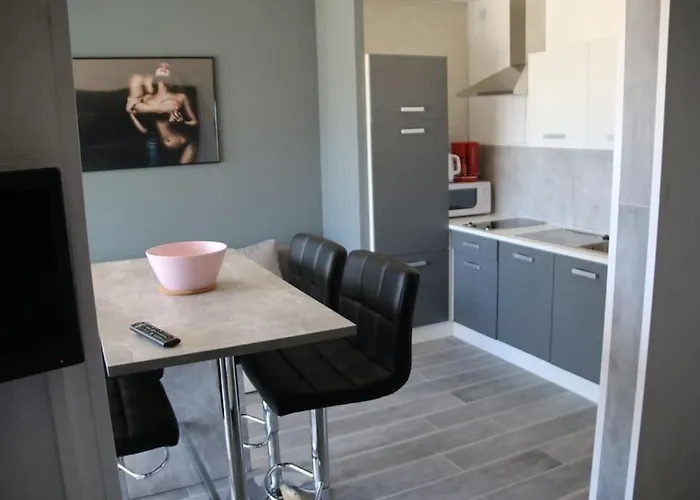 90, Heliopolis Fgh Au Village Naturiste Agde