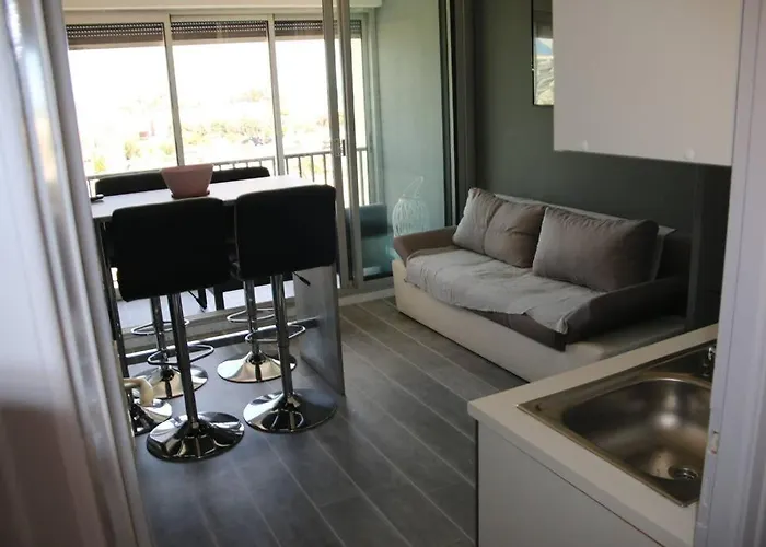 90, Heliopolis Fgh Au Village Naturiste Agde